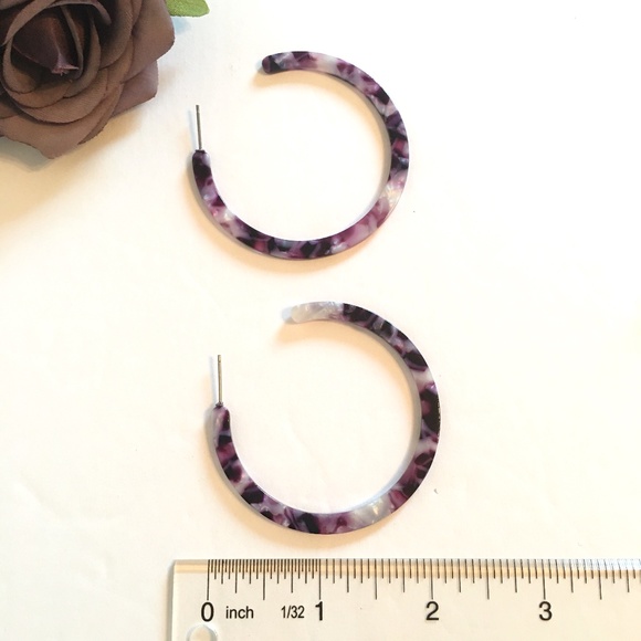 Resin Tortoise Shell Hoop Dangle Earrings - Picture 3 of 3